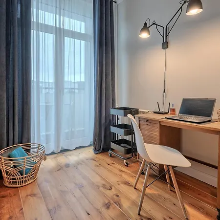Apartment Downtown - Location, Balcony - By Rentujemy *